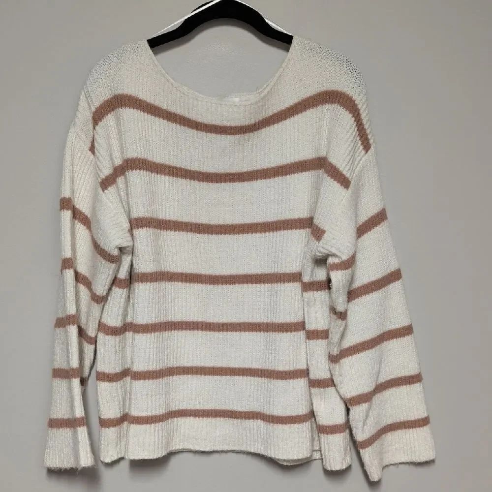 Bluivy White and Tan Striped Sweater
